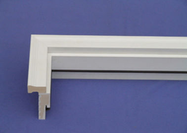 Moldes decorativos da espuma do quadro de porta do PVC WPC, moldes brancos do PVC do vinil do molde do tijolo