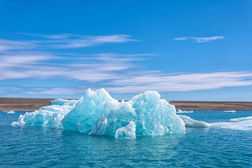 Últimas notícias da empresa sobre Quando azul misturas na casa, bate para trás o calor do verão