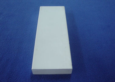 O vinil branco Woodgrain decorativo dos moldes do PVC de 5/4 x 4 gravou a prancha da guarnição do PVC