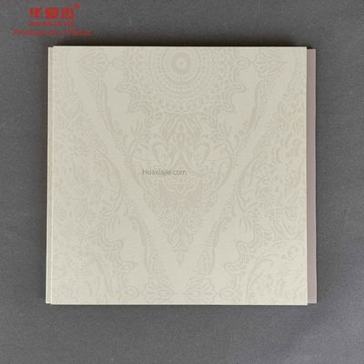 Bom preço Painel de teto em pvc colorido de fácil instalação para decoração on-line