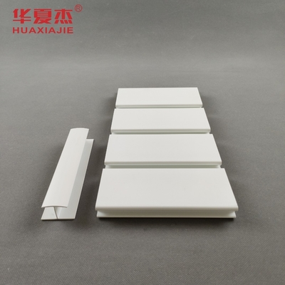 Bom preço O PVC fácil Slatwall da instalação almofada excelente resistente da umidade on-line