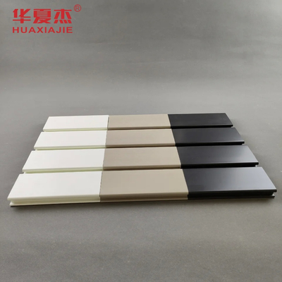 Bom preço Painéis de parede de plástico de 300 mm x 17 mm resistentes a impactos para melhoria da garagem on-line