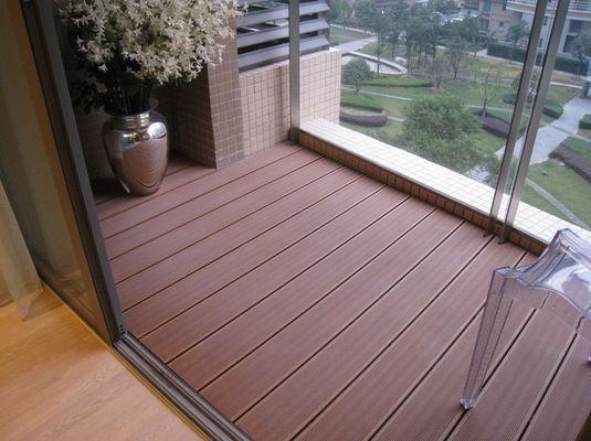 Bom preço Decking composto da madeira de Wpc da co-extrusão anti-séptica para o revestimento exterior on-line