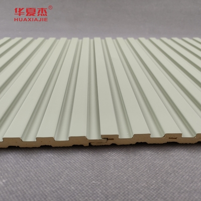 Painel de parede em WPC verde à prova de umidade Painel de parede de PVC durável para decoração de interiores