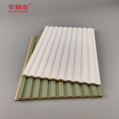 Venda a retalho de painéis de parede laminados de PVC verde e branco e de placas de PVC para decoração interior