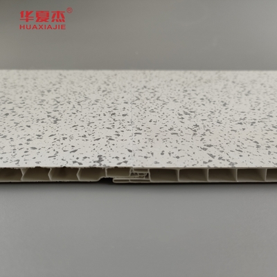 Painéis de tecto de PVC facilmente instalados resistentes à umidade Oferecidos em borda quadrada / borda oculta / borda em V-Groove