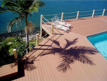 Bom preço O quintal exterior do revestimento do Decking associa o Decking do composto de WPC on-line