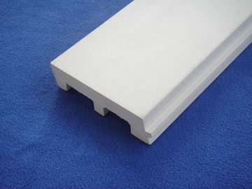 Bom preço Placa de contorno plástica branca decorativa, rodapés tratados contra traças do PVC 126mm * 32mm on-line
