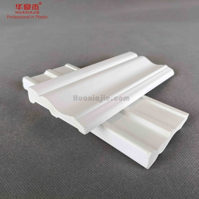 Bom preço Portas interiores da decoração impermeável branca do molde da guarnição do PVC para a sala on-line