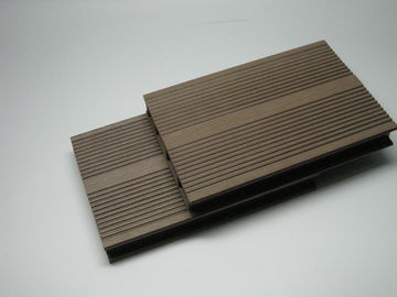 Bom preço Placas compostas recicladas exteriores do Decking do Madeira-plástico do revestimento do Decking de WPC on-line
