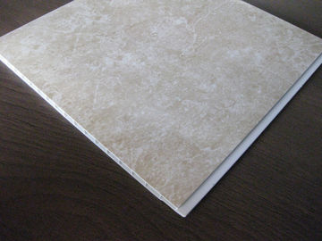 Bom preço Placa de parede plástica tratado contra traças dos painéis de teto do PVC ambiental on-line